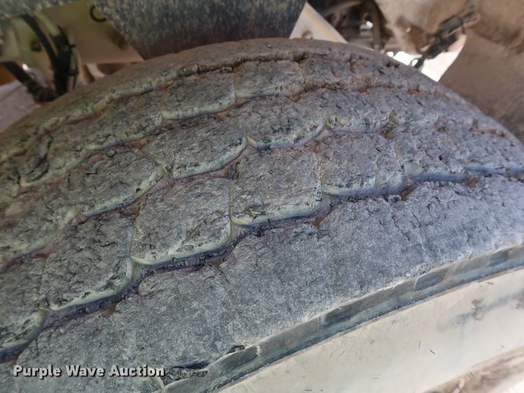 image for item DG7034 2000 Kenworth W900 truck cab and chassis