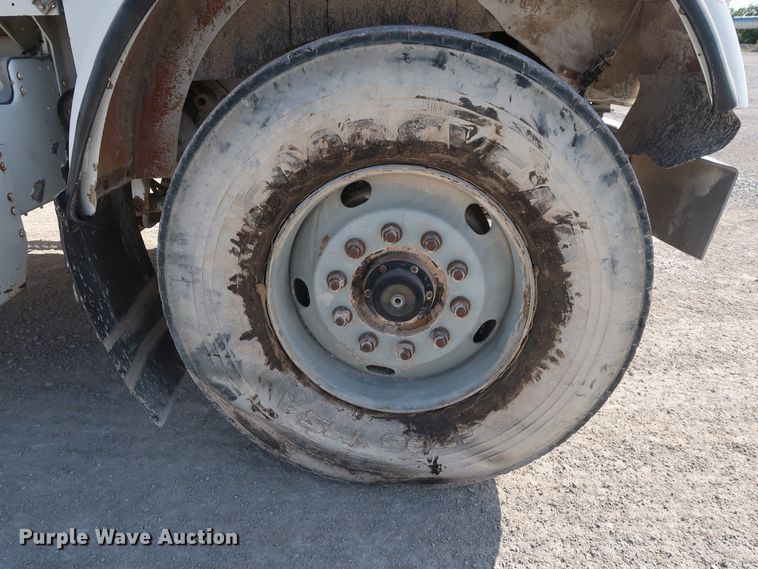 image for item DG7034 2000 Kenworth W900 truck cab and chassis