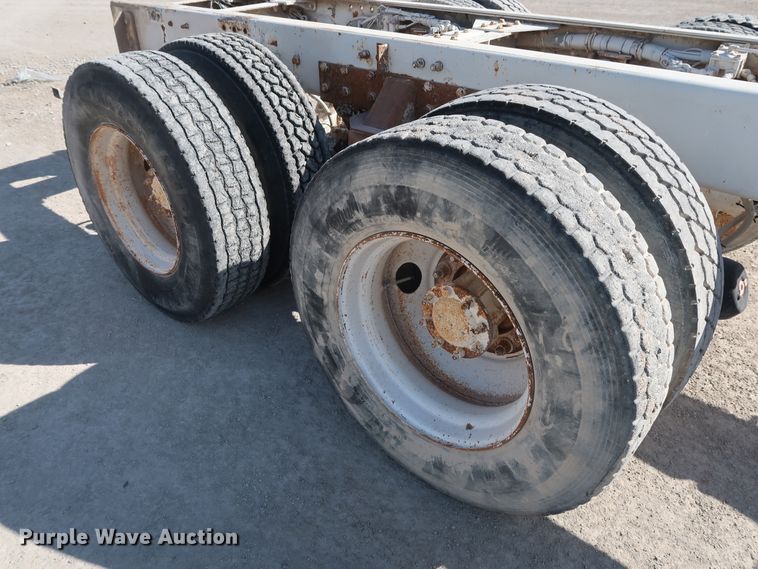 image for item DG7034 2000 Kenworth W900 truck cab and chassis