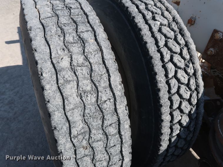 image for item DG7034 2000 Kenworth W900 truck cab and chassis