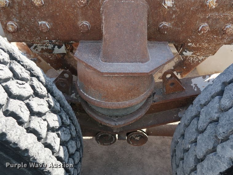 image for item DG7034 2000 Kenworth W900 truck cab and chassis