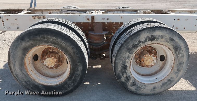 image for item DG7034 2000 Kenworth W900 truck cab and chassis