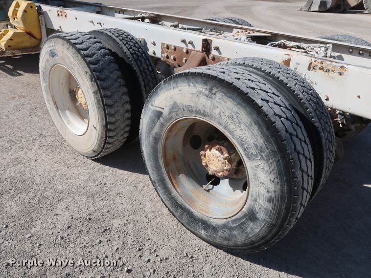 image for item DG7034 2000 Kenworth W900 truck cab and chassis