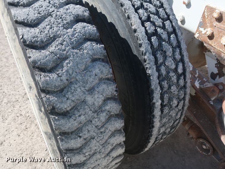 image for item DG7034 2000 Kenworth W900 truck cab and chassis