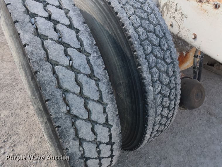 image for item DG7034 2000 Kenworth W900 truck cab and chassis