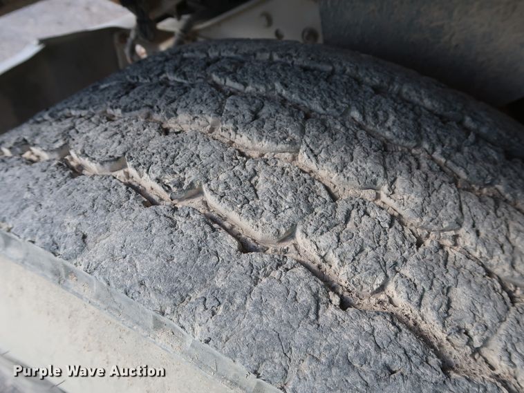 image for item DG7034 2000 Kenworth W900 truck cab and chassis