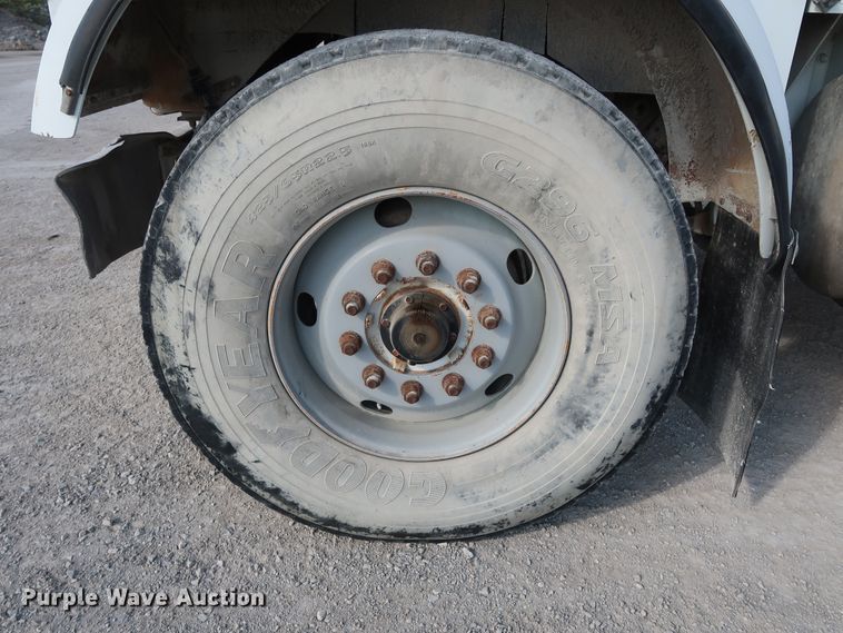 image for item DG7034 2000 Kenworth W900 truck cab and chassis