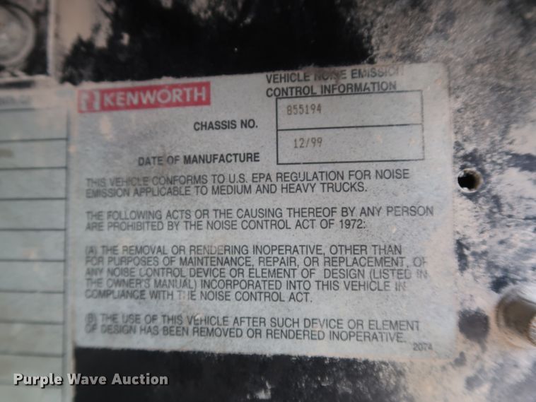 image for item DG7034 2000 Kenworth W900 truck cab and chassis