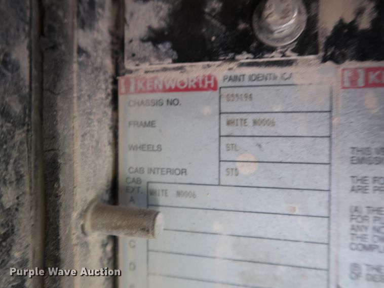 image for item DG7034 2000 Kenworth W900 truck cab and chassis