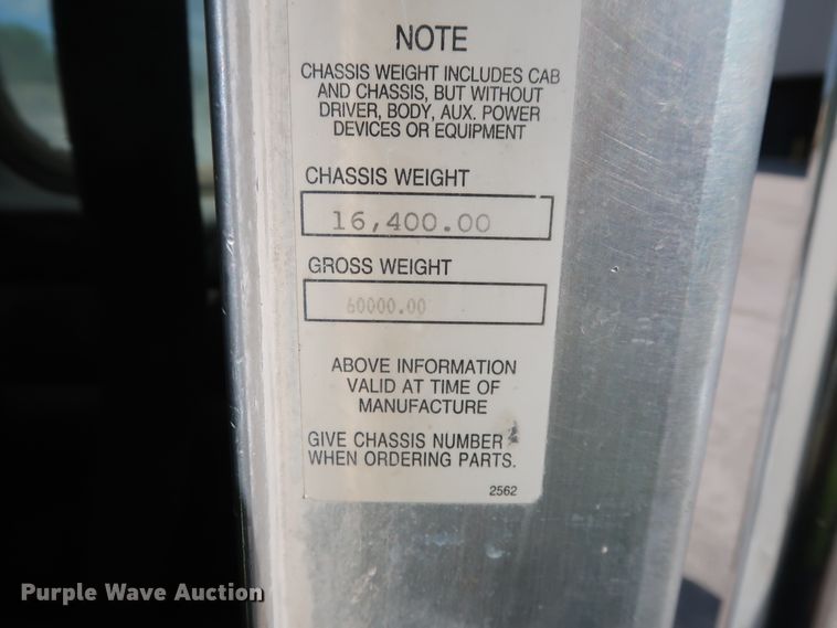 image for item DG7034 2000 Kenworth W900 truck cab and chassis