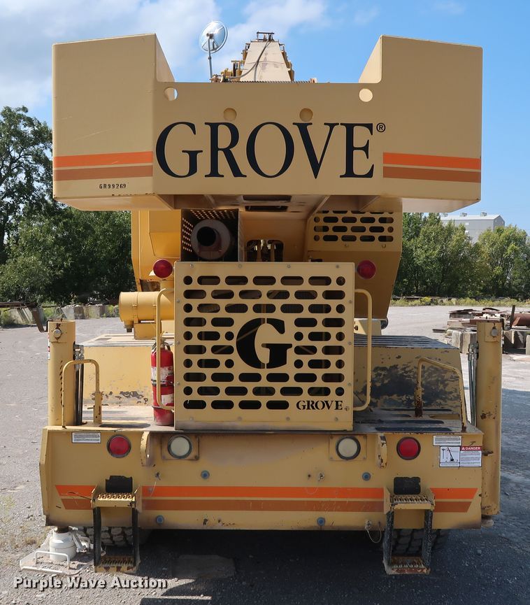 image for item DG7035 1999 Grove RT500D crane