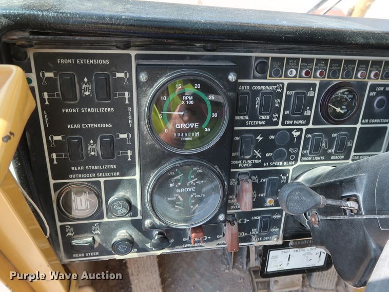 image for item DG7035 1999 Grove RT500D crane