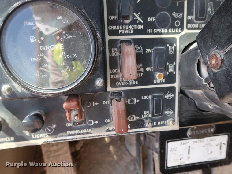 image for item DG7035 1999 Grove RT500D crane