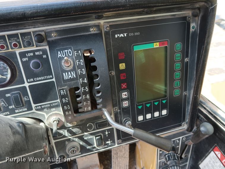 image for item DG7035 1999 Grove RT500D crane