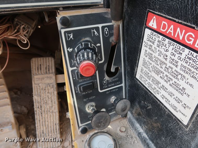 image for item DG7035 1999 Grove RT500D crane