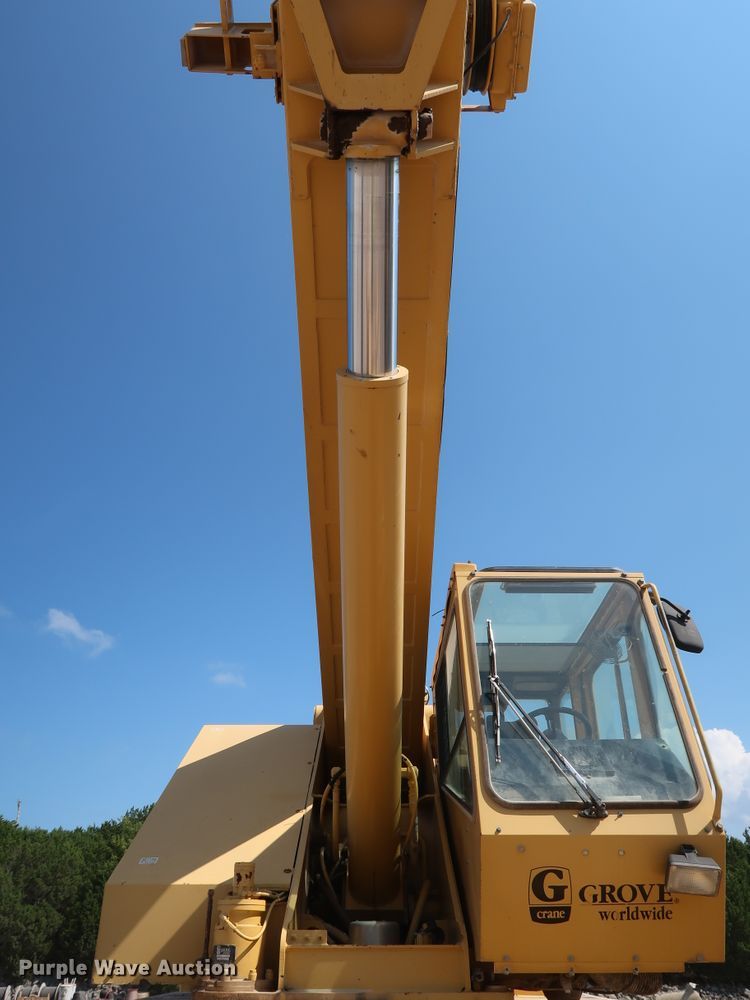 image for item DG7035 1999 Grove RT500D crane