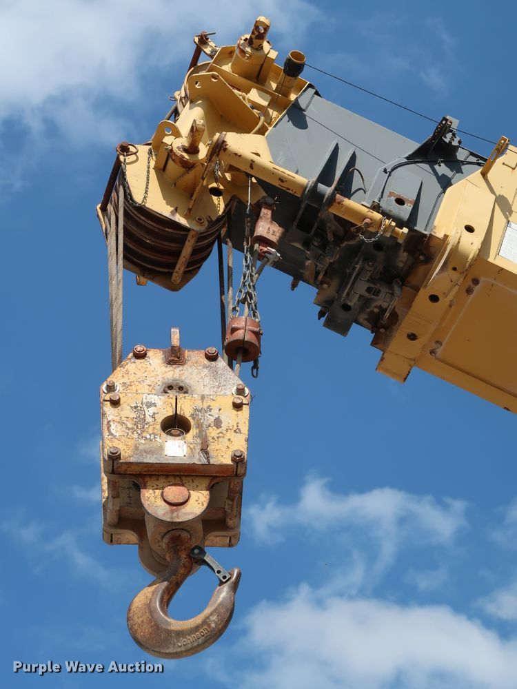 image for item DG7035 1999 Grove RT500D crane