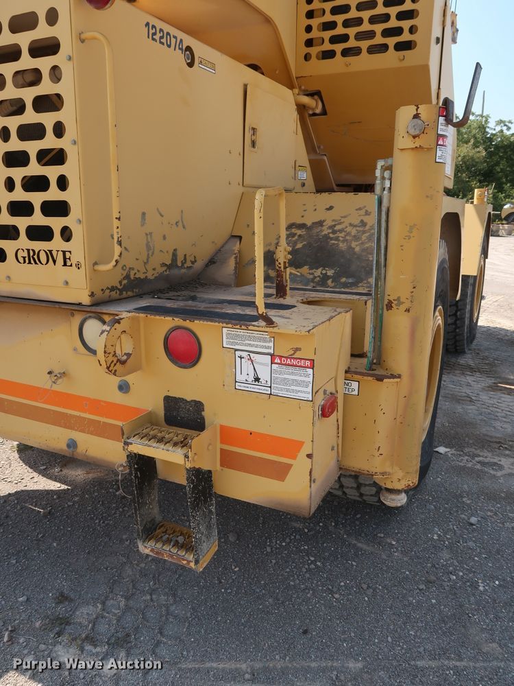 image for item DG7035 1999 Grove RT500D crane