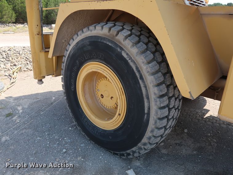 image for item DG7035 1999 Grove RT500D crane