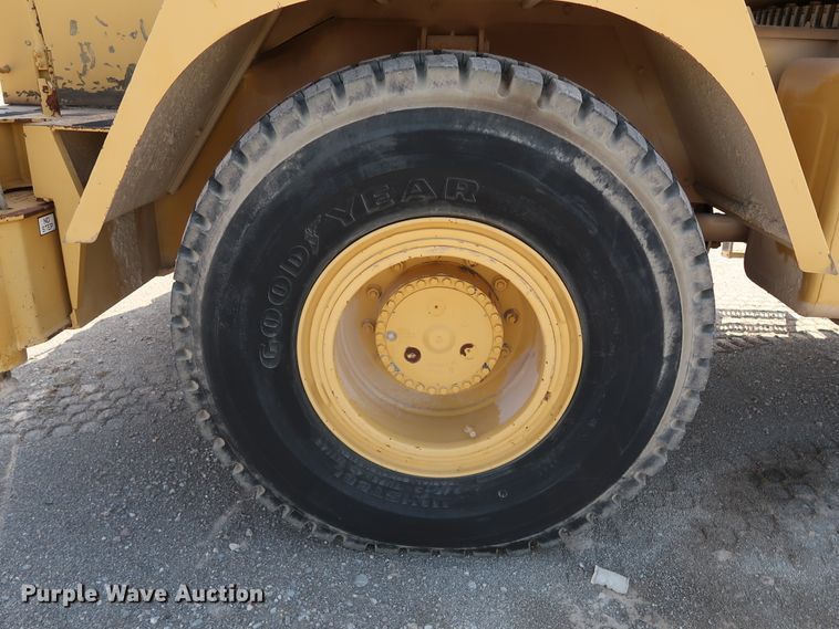 image for item DG7035 1999 Grove RT500D crane