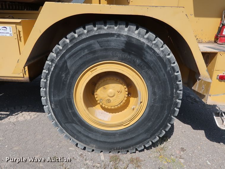 image for item DG7035 1999 Grove RT500D crane