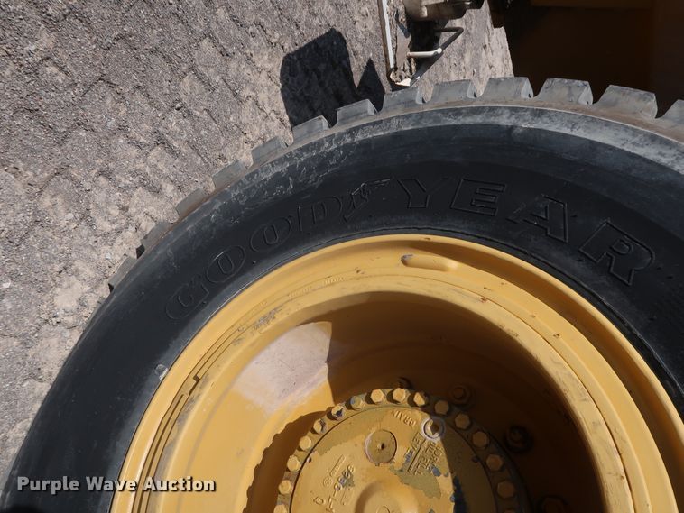 image for item DG7035 1999 Grove RT500D crane