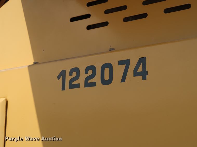 image for item DG7035 1999 Grove RT500D crane