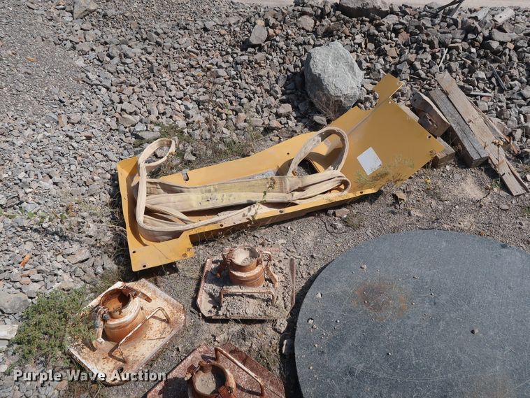 image for item DG7035 1999 Grove RT500D crane