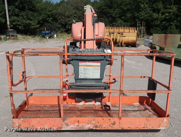 image for item DG7036 2010 JLG 800AJ boom lift