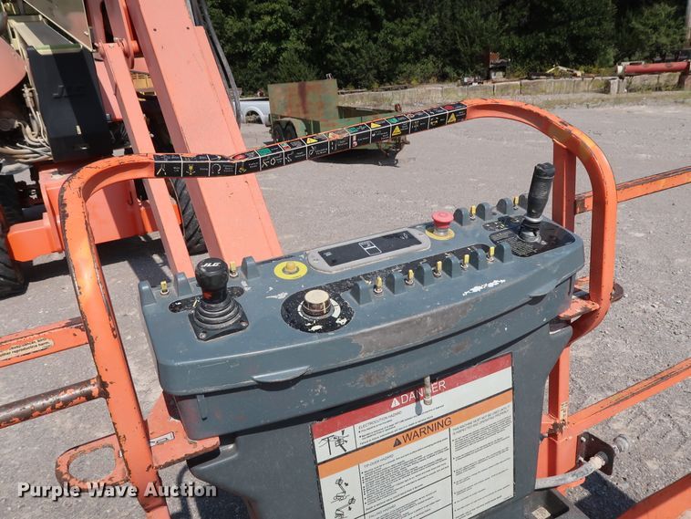 image for item DG7036 2010 JLG 800AJ boom lift