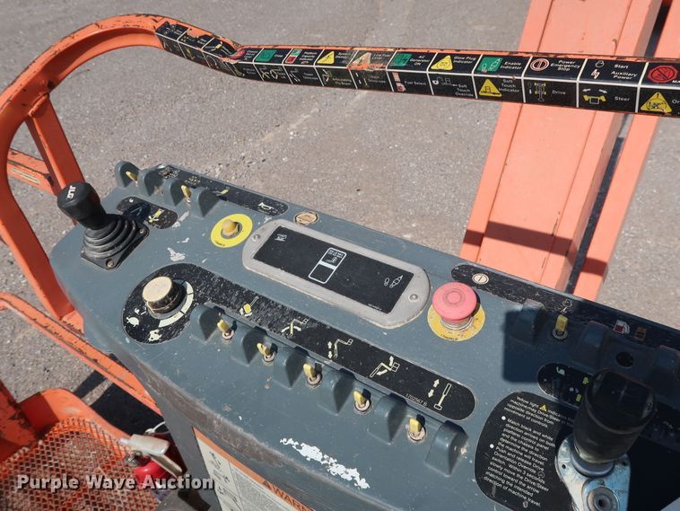 image for item DG7036 2010 JLG 800AJ boom lift