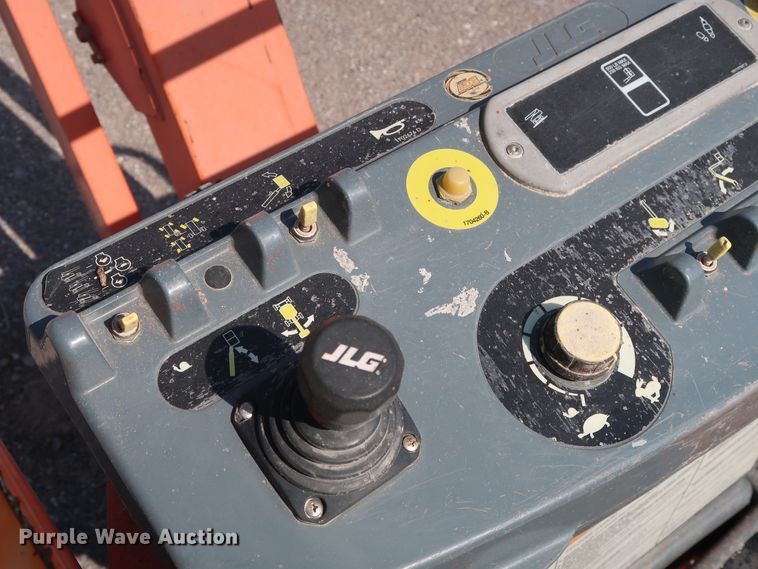 image for item DG7036 2010 JLG 800AJ boom lift