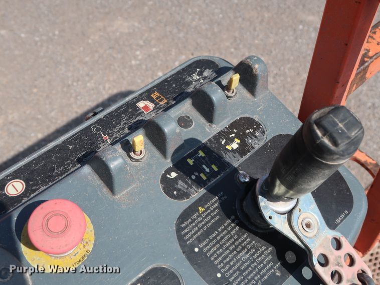 image for item DG7036 2010 JLG 800AJ boom lift