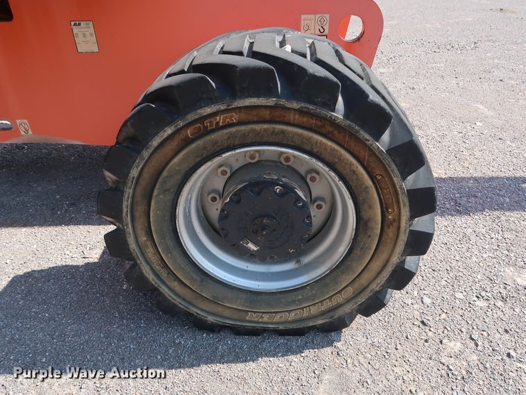 image for item DG7036 2010 JLG 800AJ boom lift