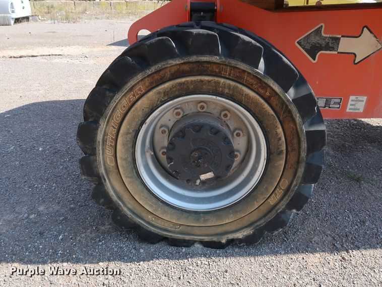 image for item DG7036 2010 JLG 800AJ boom lift