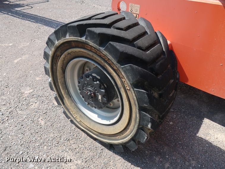 image for item DG7036 2010 JLG 800AJ boom lift