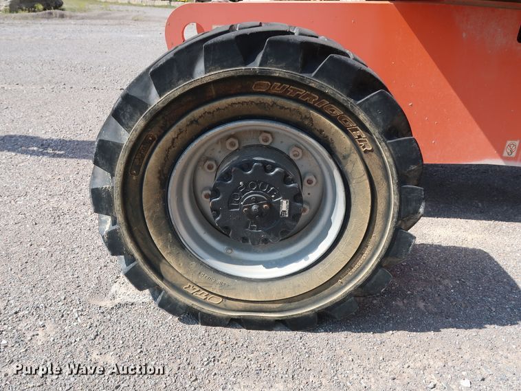 image for item DG7036 2010 JLG 800AJ boom lift