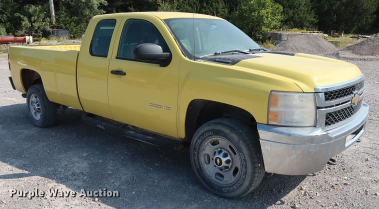 image for item DG7037 2011 Chevrolet Silverado 2500HD Ext. Cab pickup truck