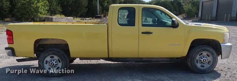 image for item DG7037 2011 Chevrolet Silverado 2500HD Ext. Cab pickup truck
