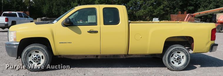 image for item DG7037 2011 Chevrolet Silverado 2500HD Ext. Cab pickup truck