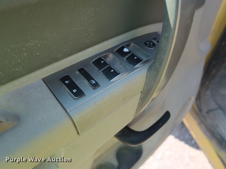 image for item DG7037 2011 Chevrolet Silverado 2500HD Ext. Cab pickup truck