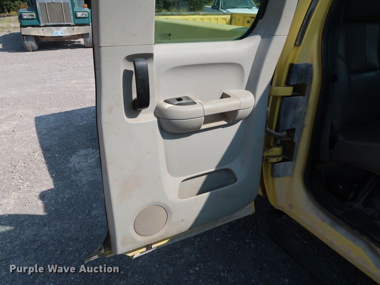 image for item DG7037 2011 Chevrolet Silverado 2500HD Ext. Cab pickup truck