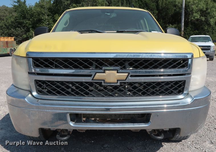 image for item DG7037 2011 Chevrolet Silverado 2500HD Ext. Cab pickup truck