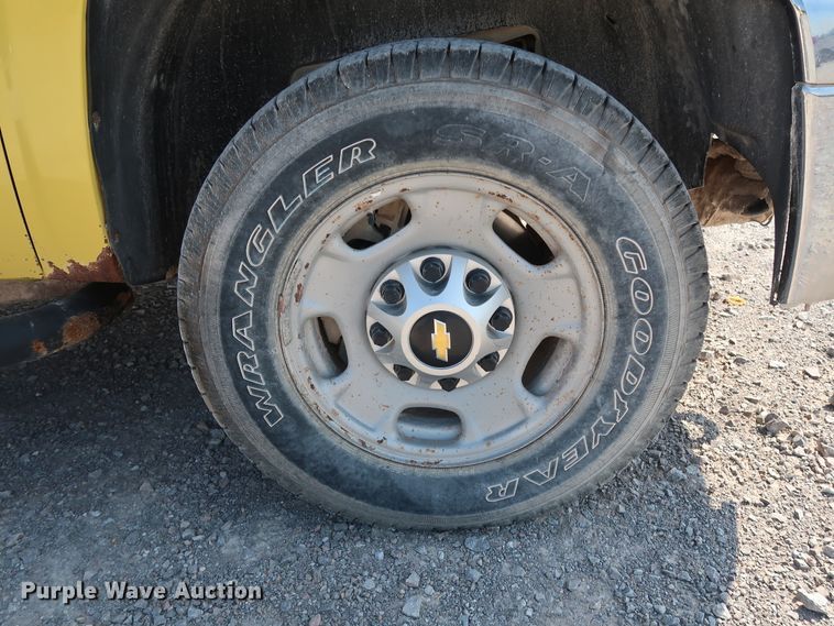 image for item DG7037 2011 Chevrolet Silverado 2500HD Ext. Cab pickup truck