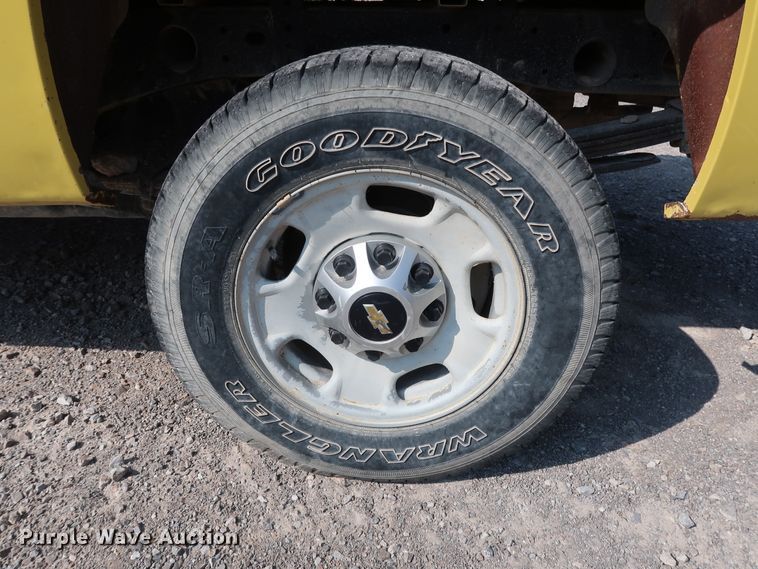 image for item DG7037 2011 Chevrolet Silverado 2500HD Ext. Cab pickup truck