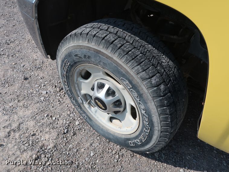 image for item DG7037 2011 Chevrolet Silverado 2500HD Ext. Cab pickup truck