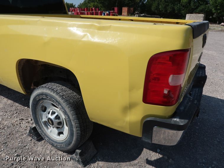 image for item DG7037 2011 Chevrolet Silverado 2500HD Ext. Cab pickup truck