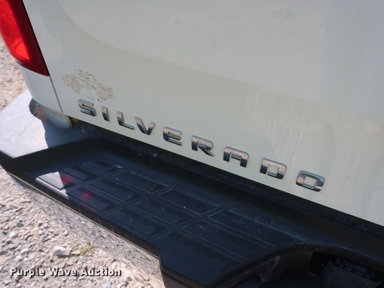 image for item DG7038 2013 Chevrolet Silverado 2500HD Ext. Cab pickup truck