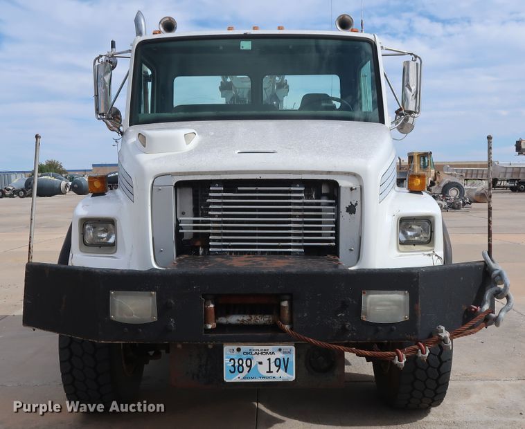 image for item DG7040 1996 Freightliner FL80 drilling rig truck