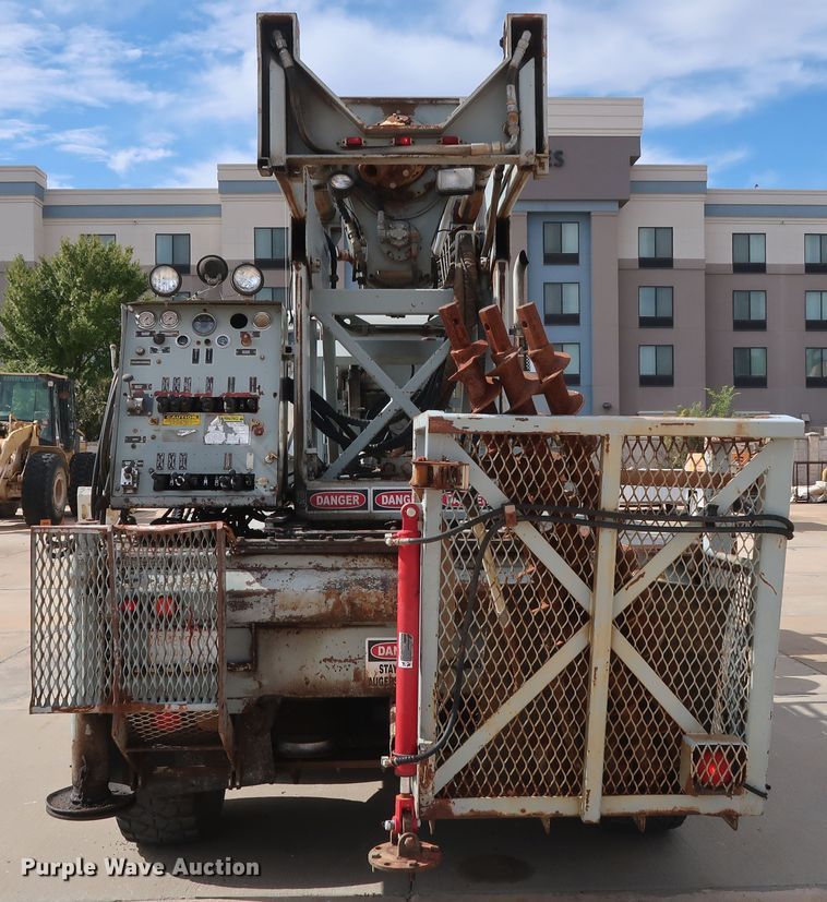 image for item DG7040 1996 Freightliner FL80 drilling rig truck